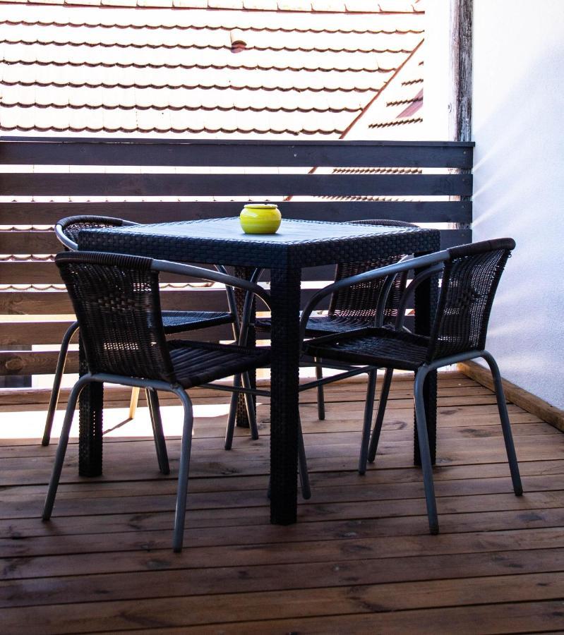 Koller Apartmanhaz Sarvar Luaran gambar