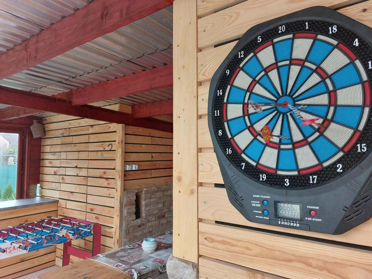 Koller Apartmanhaz Sarvar Luaran gambar
